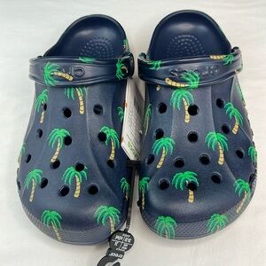 Crocs - ‘Palm Trees’ Baya Clog. SZ: 8,9,10. NWT Firm!